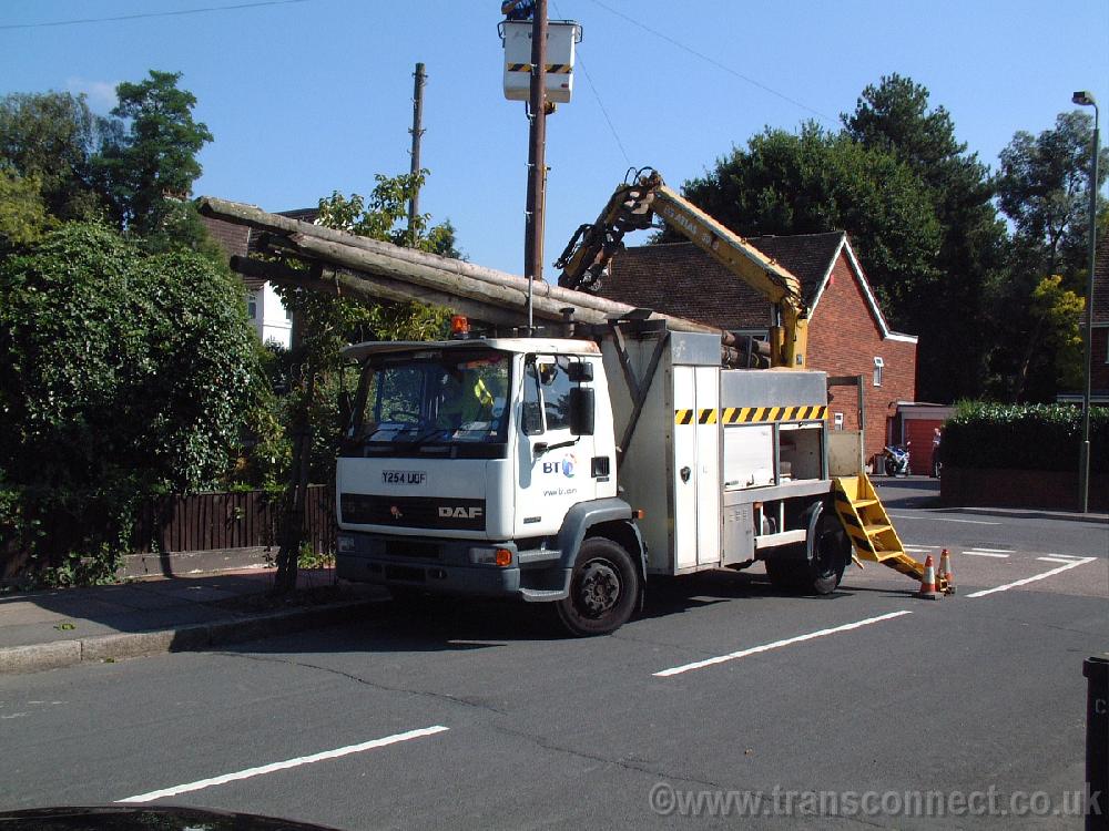 BT Pole Carrier Southborough Rd 020905.JPG